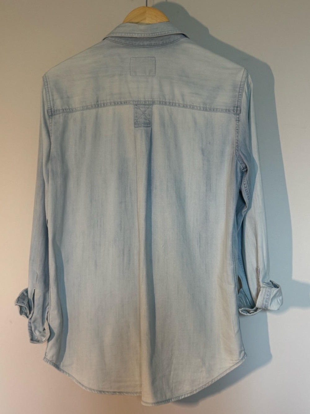 Rails Chambray Button Down Denim Shirt Heart Patch Distressed Small - Picture 4 of 12